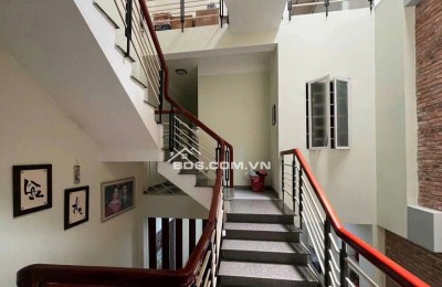 Bán nhà 3 tầng đường Nguyễn Xí - Vị trí kinh doanh